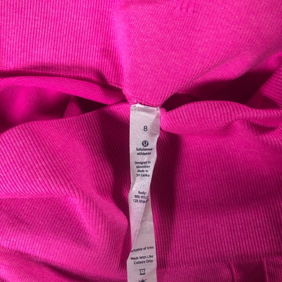 Lululemon hot pink ruched capri leggings, sz. 8 - Picture 3 of 3